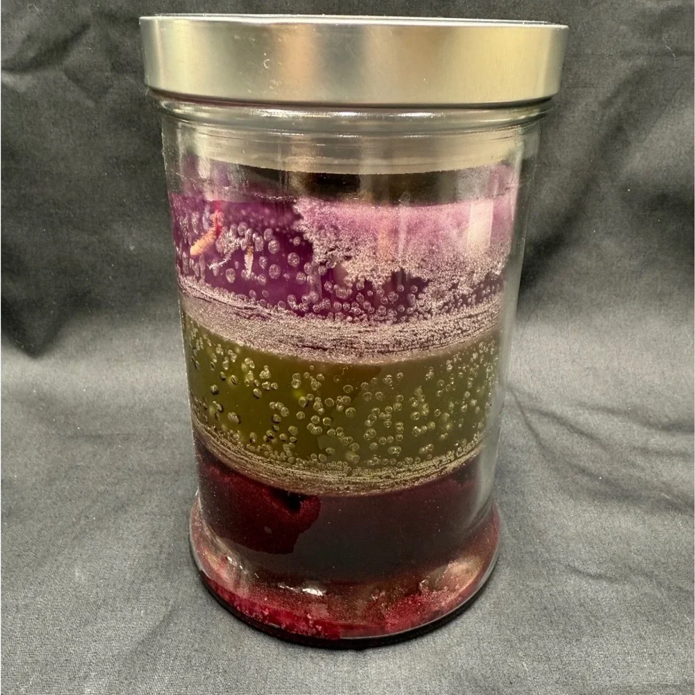 Tuscany Candle Vineyard Retreat 18 oz Marbled Wax Jar Candle Cabernet Pear Berry